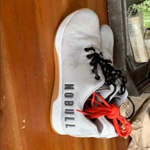 No bull trainers with extra laces